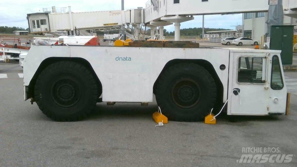  Douglas DC 11 Trucks - Andet