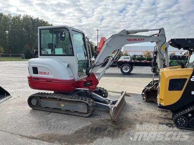 Takeuchi TB235 Minigravemaskiner