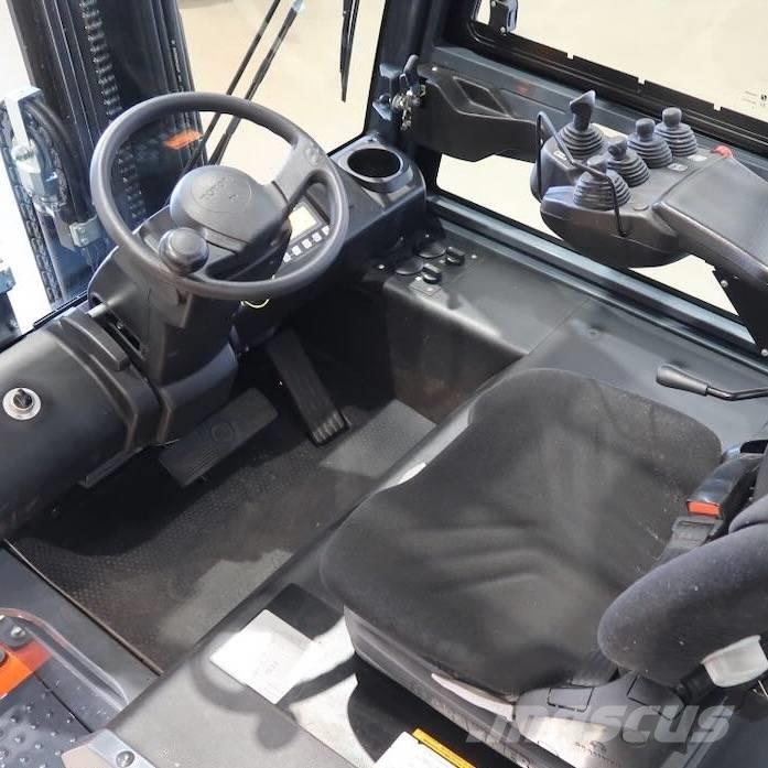 Toyota 8FBMT30 El gaffeltrucks