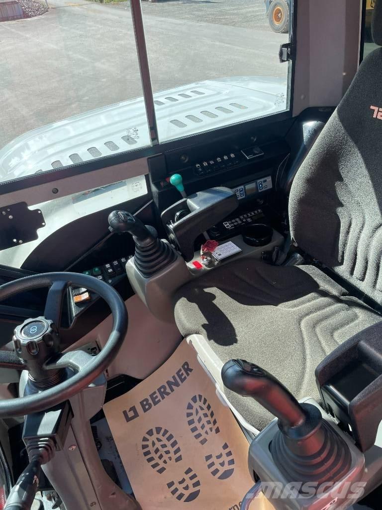 Takeuchi TB 295 W Gravemaskiner på hjul