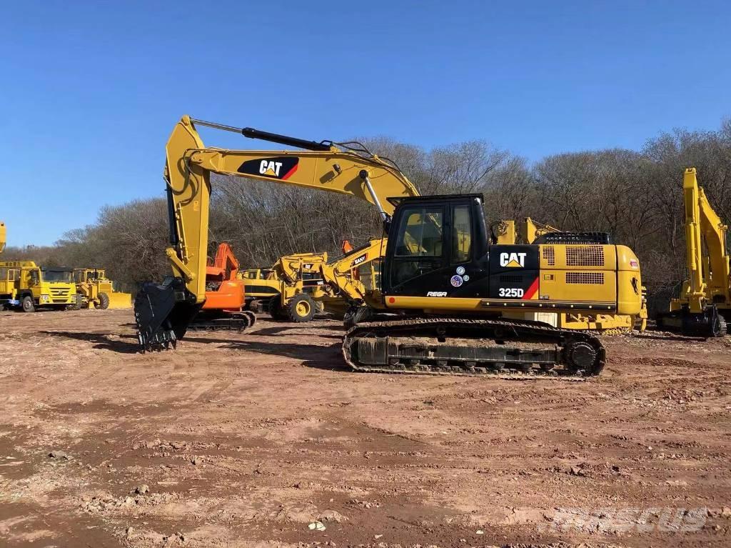 CAT 325D Gravemaskiner på larvebånd