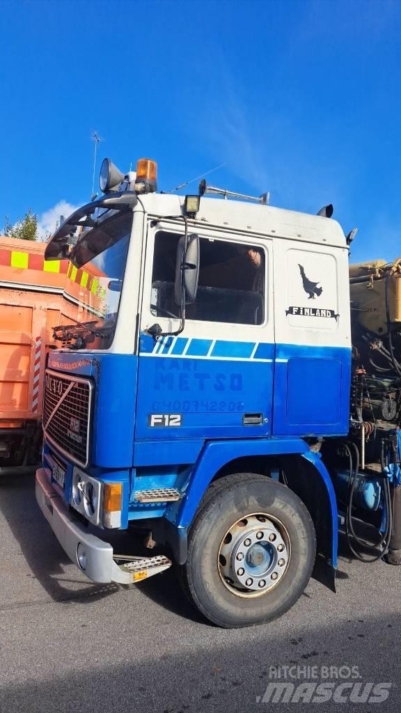 Volvo F 12 Lastbil med kran
