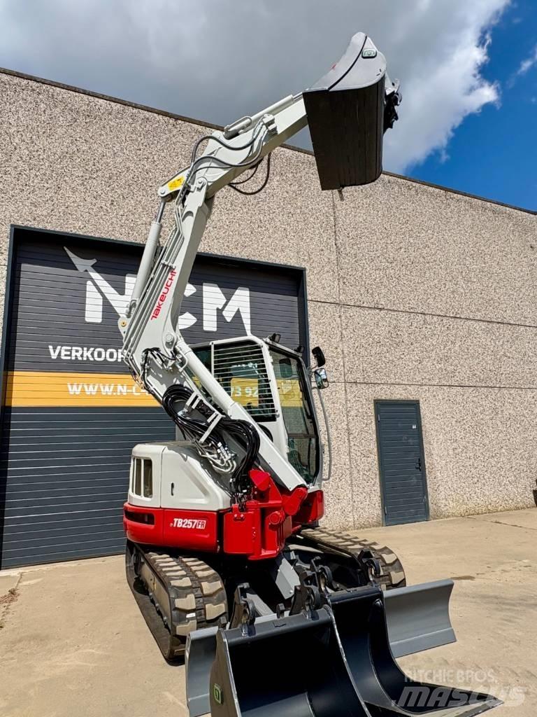 Takeuchi TB 257 FR Minigravemaskiner