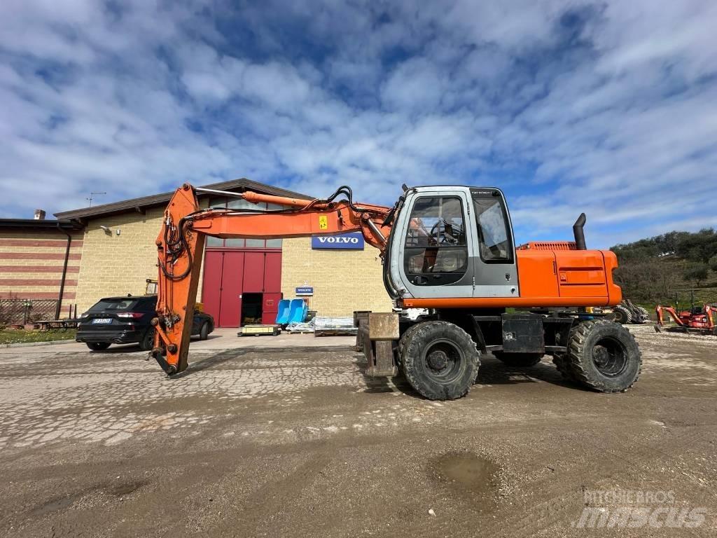 Hitachi EX 165 Gravemaskiner på hjul