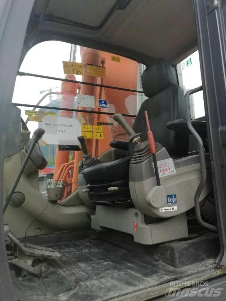 Hitachi ZX 200 Gravemaskiner på larvebånd