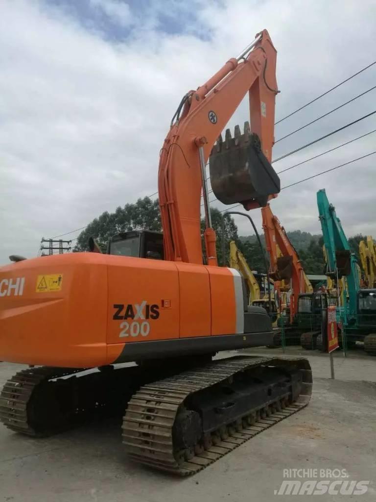 Hitachi ZX 200 Gravemaskiner på larvebånd