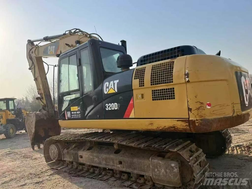 CAT 320 D2 Gravemaskiner på larvebånd