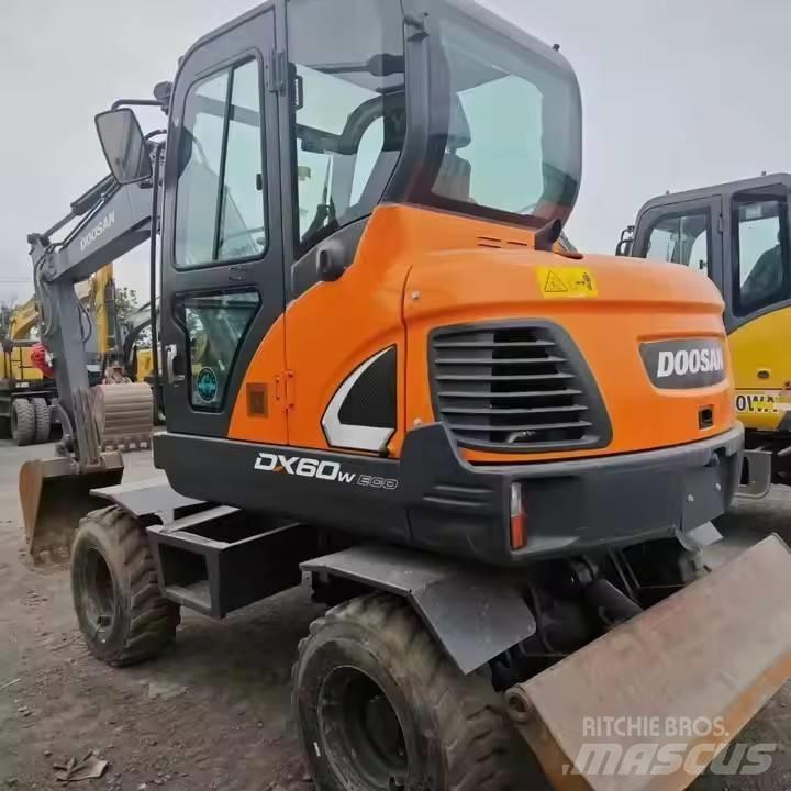 Doosan DX60W Gravemaskiner på hjul