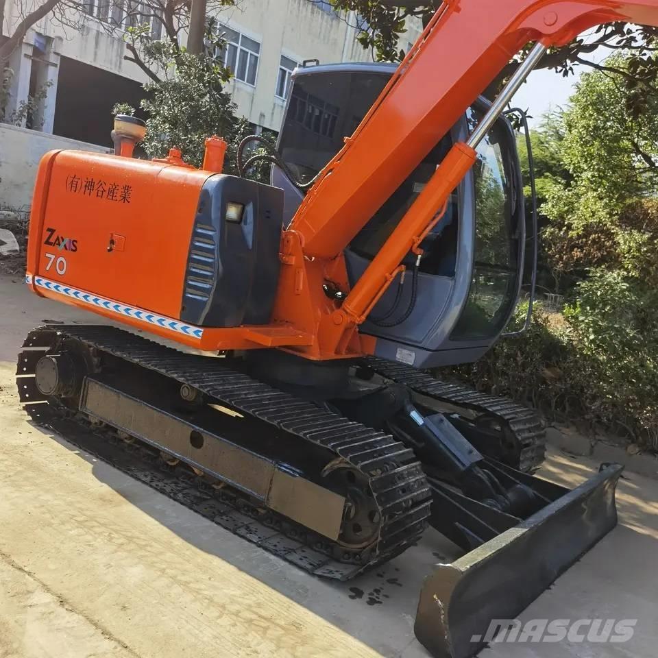 Hitachi ZX70 Midi-gravemaskiner 7t - 12t