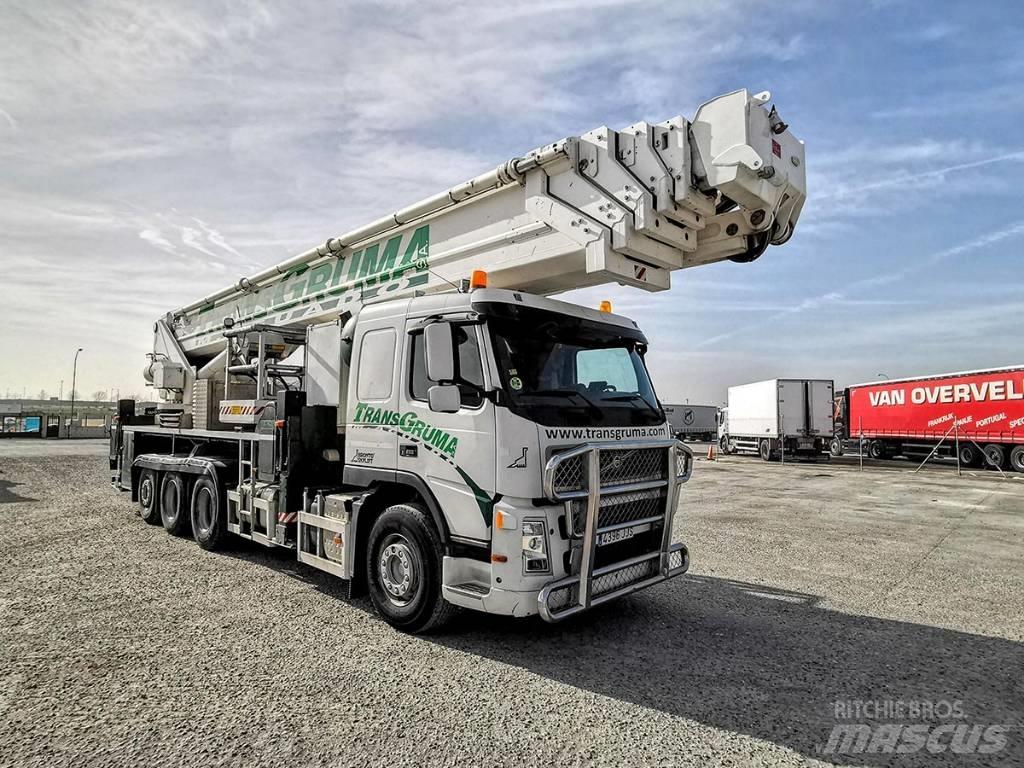 Bronto S70 XDT Kompakte selvkørende bomlifte