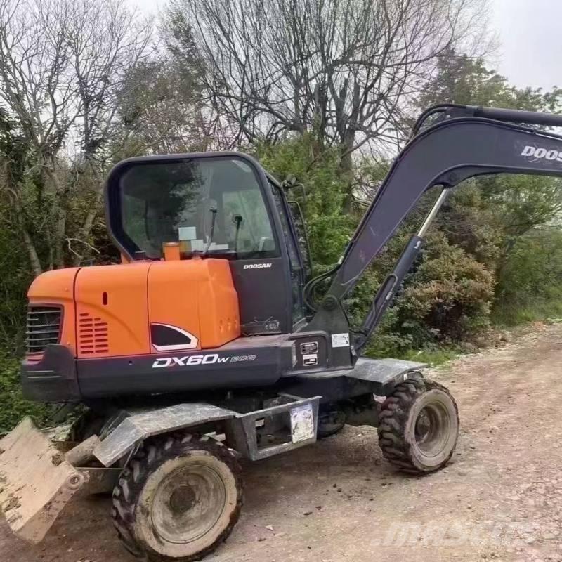 Doosan DX60W Gravemaskiner på hjul