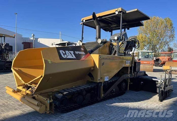 CAT AP 655D Asfaltudlæggere