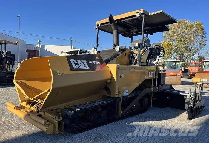 CAT AP 655D Asfaltudlæggere