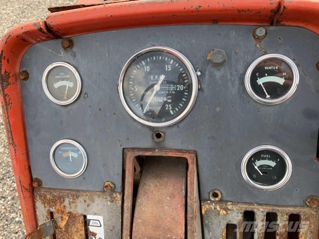 Massey Ferguson 1100 Traktorer