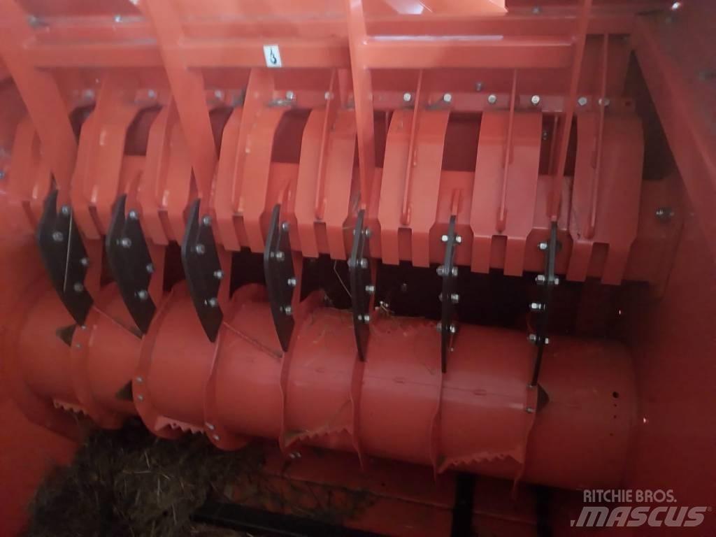 Kubota BC 1300 PRO Balleskærere og -stablere