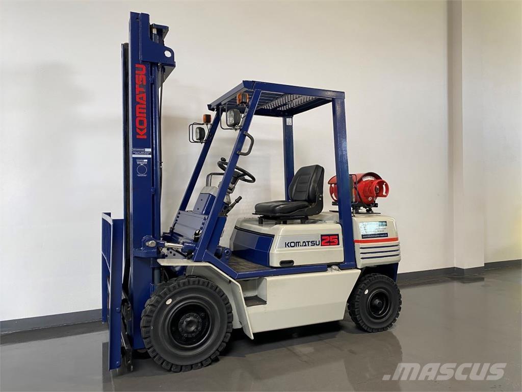Komatsu FG25T-11E LPG gaffeltrucks