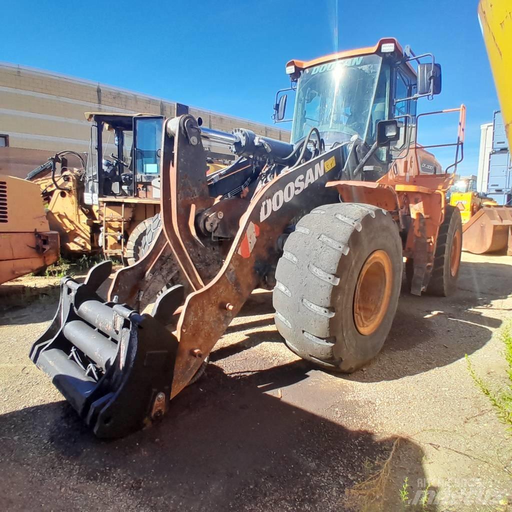 Doosan DL 300-5 Læssemaskiner på hjul