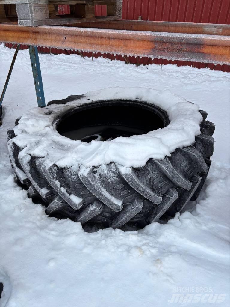 BKT 520/85R38 Hjul, Dæk og Fælge