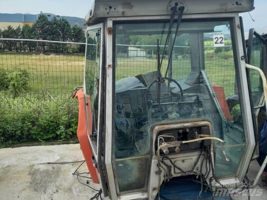 Massey Ferguson 3080 Kabiner og interiør