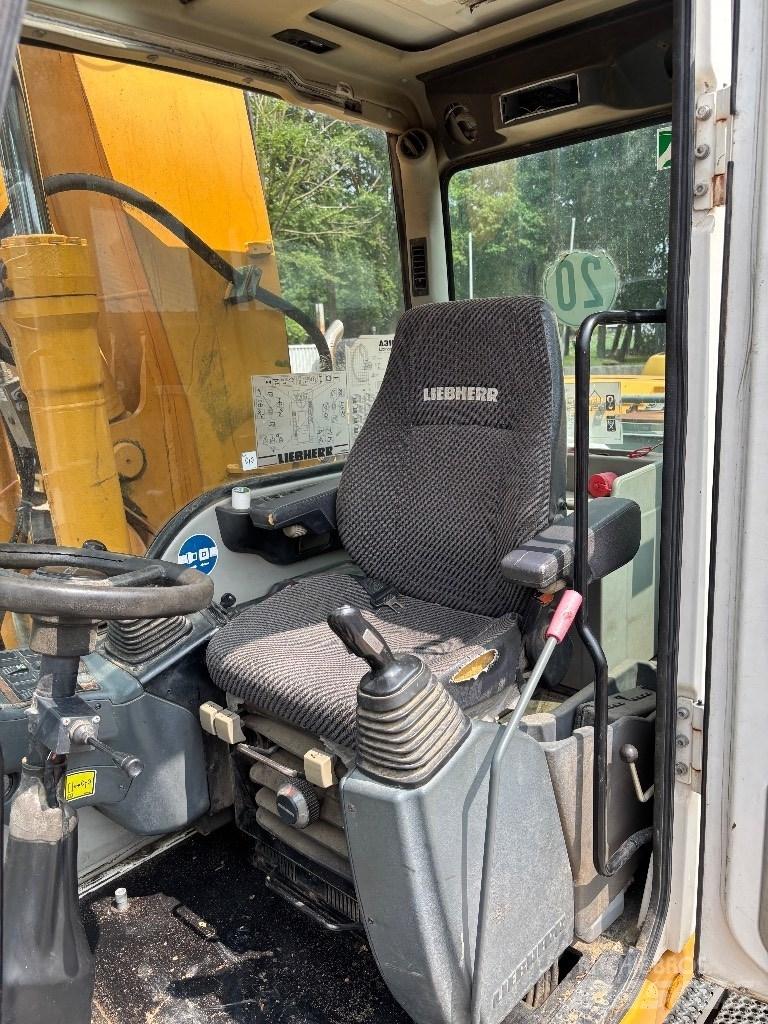 Liebherr A316 Gravemaskiner på hjul