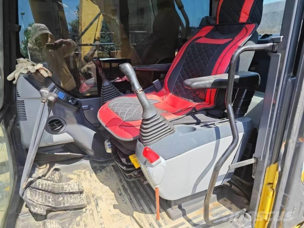 Komatsu PC 450-8 Gravemaskiner på larvebånd