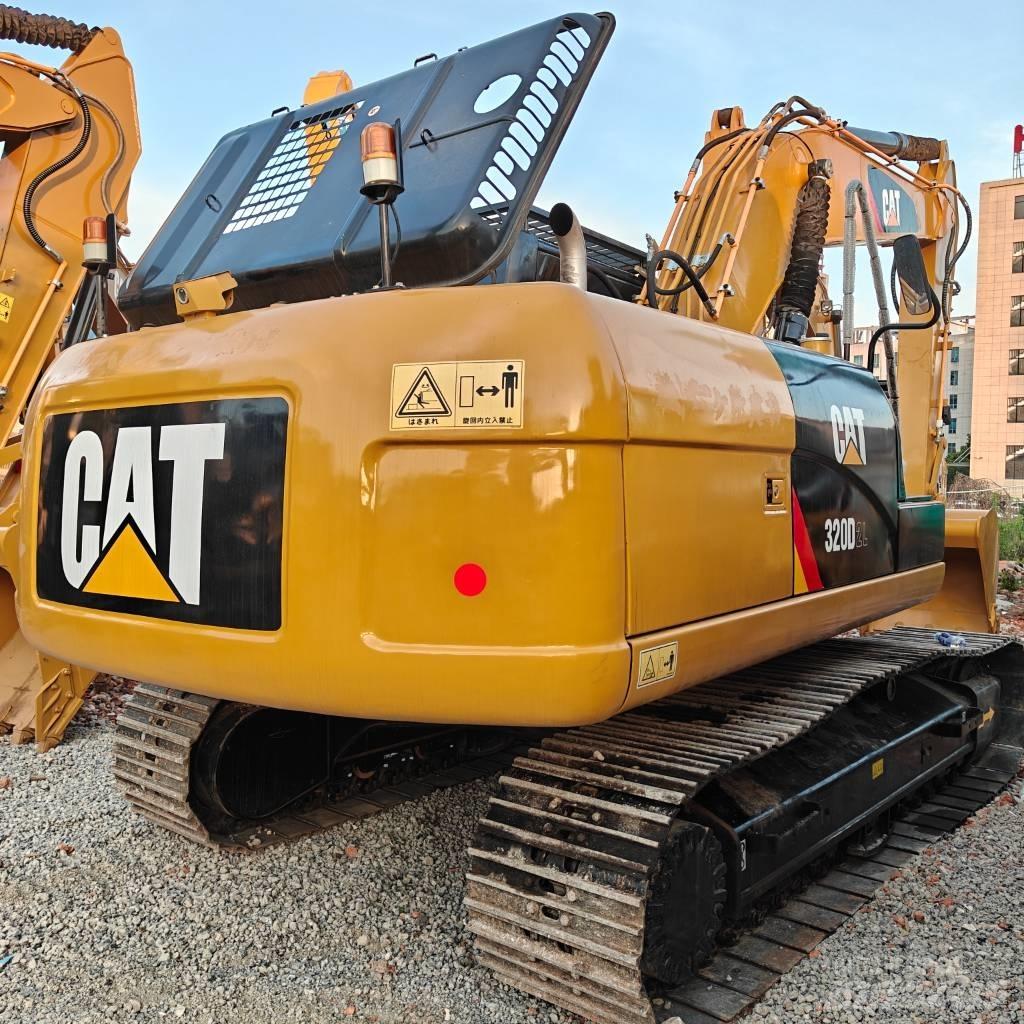 CAT 320D2L Gravemaskiner på larvebånd