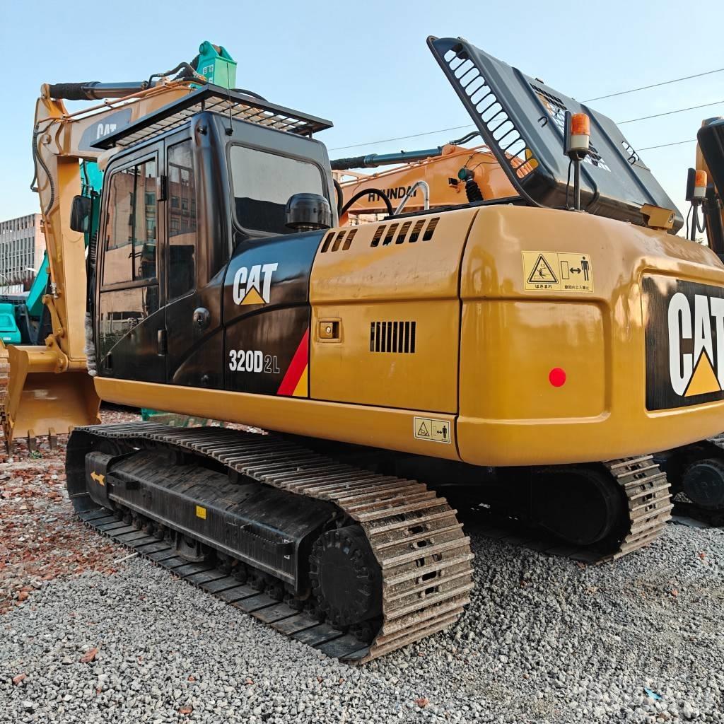CAT 320D2L Gravemaskiner på larvebånd