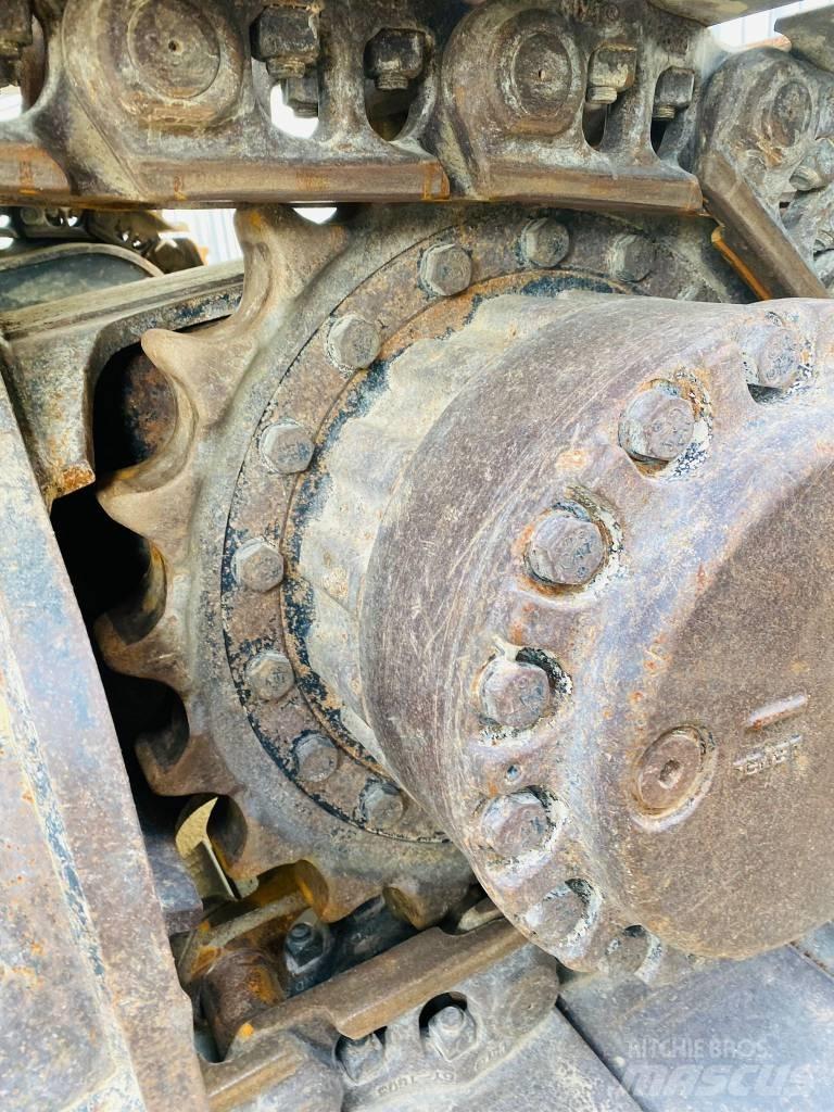 CAT 330 fln Gravemaskiner på larvebånd