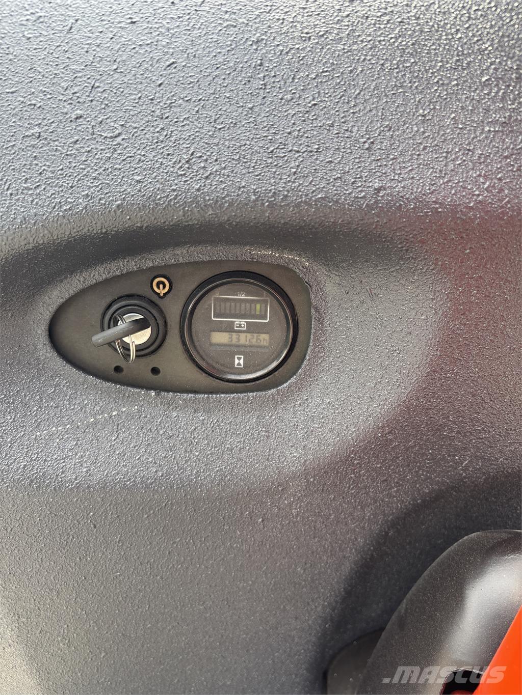 Linde L16 Selvkørende stablere