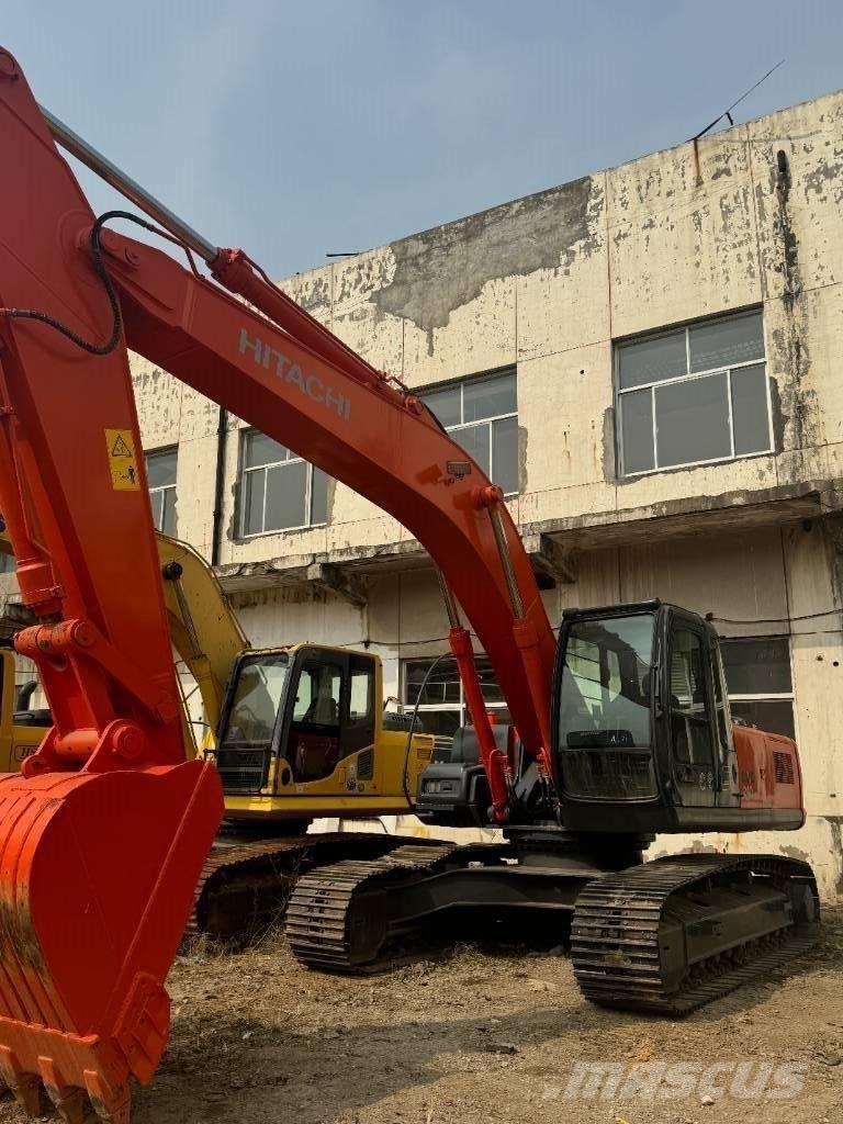 Hitachi ZX 240 Gravemaskiner på larvebånd