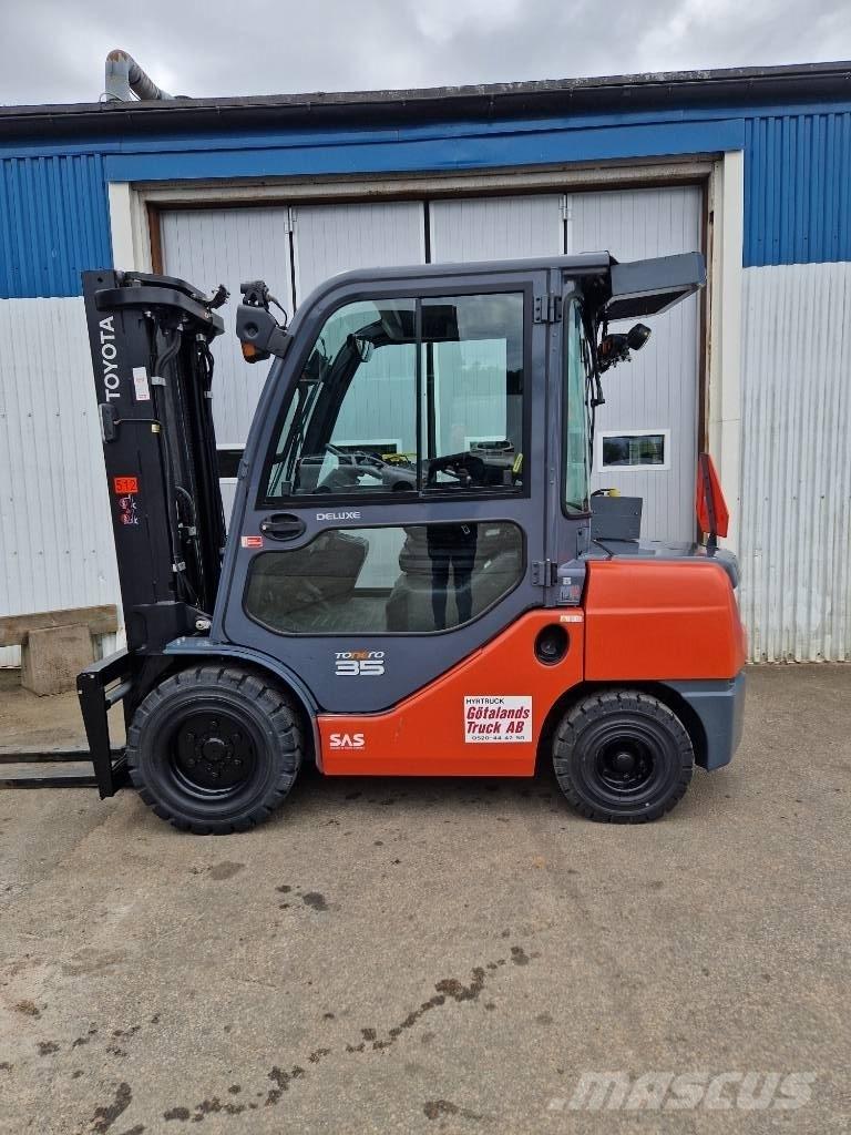 Toyota 8 FDJF 35 Diesel gaffeltrucks
