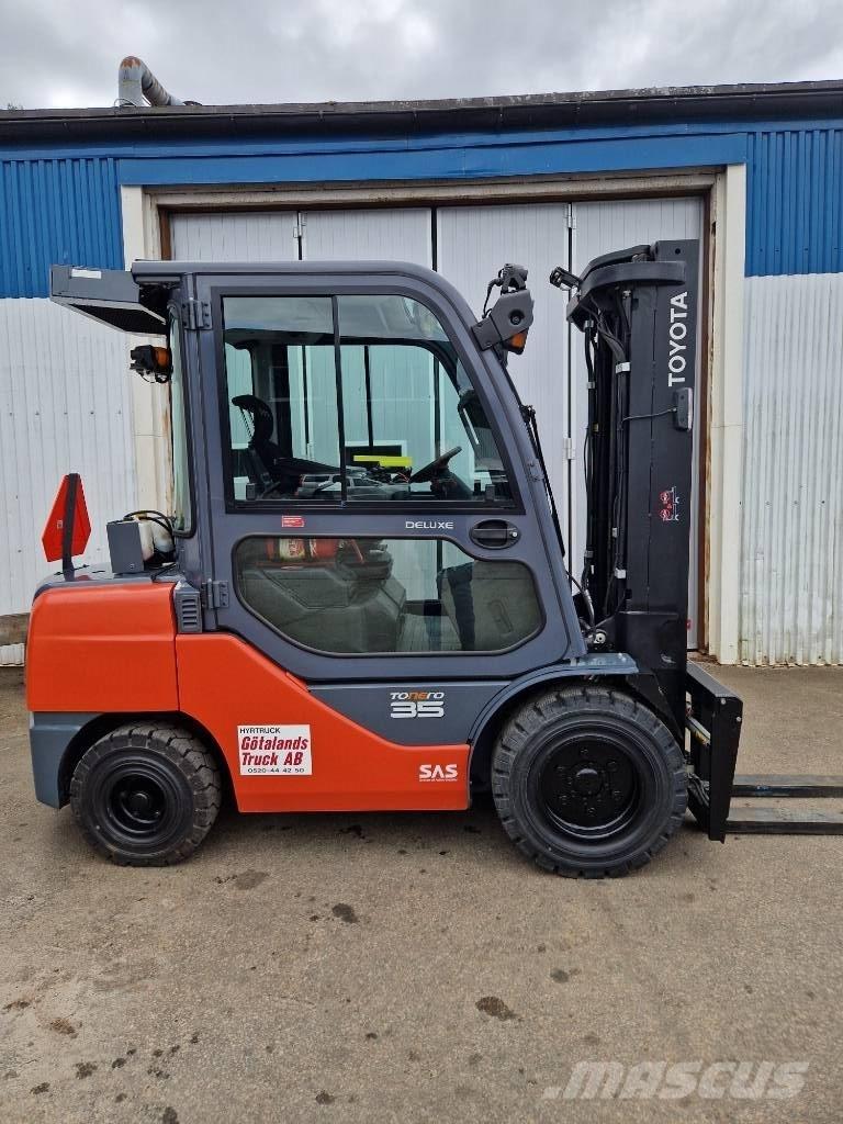Toyota 8 FDJF 35 Diesel gaffeltrucks