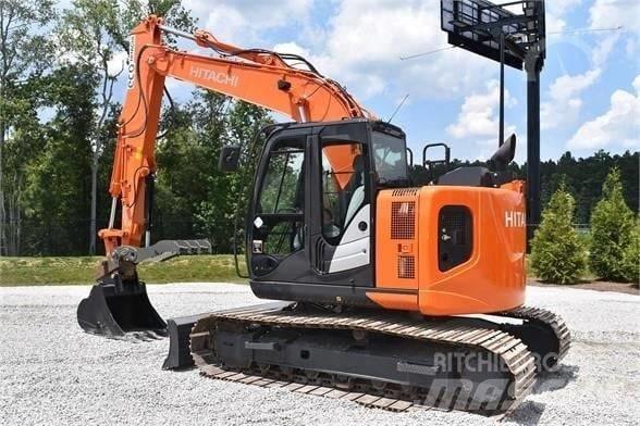 Hitachi ZX 135 Gravemaskiner på larvebånd