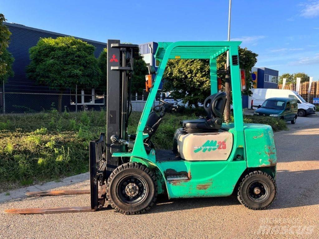 Mitsubishi FD25 Diesel gaffeltrucks