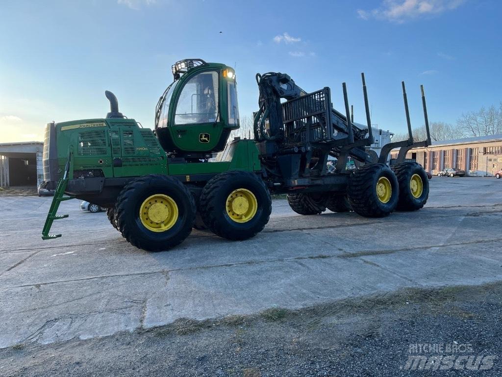John Deere 1910G Udkørselsmaskiner