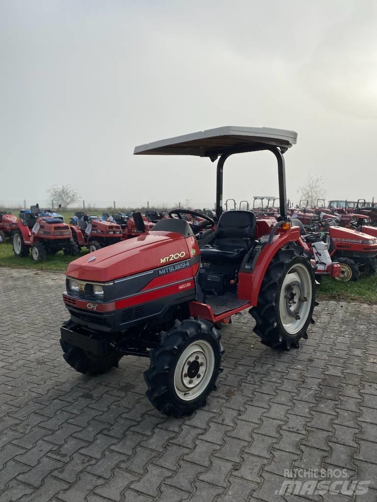 Mitsubishi MT200 Kompakte traktorer