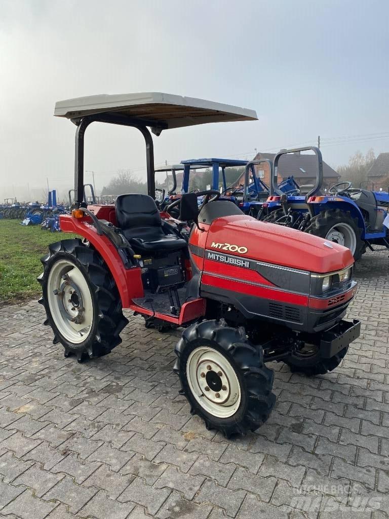 Mitsubishi MT200 Kompakte traktorer