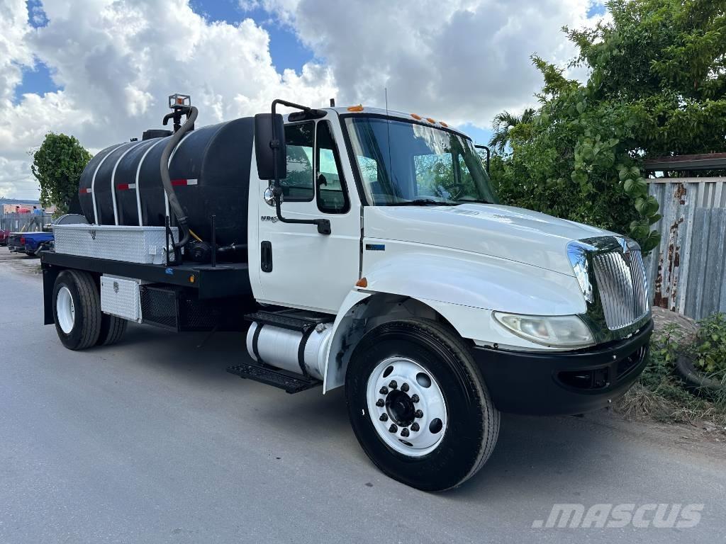 International 4300 Slamsuger