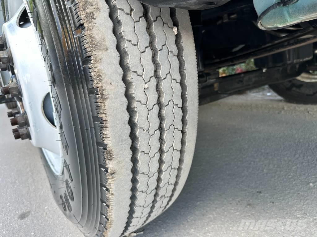 International 4300 Slamsuger