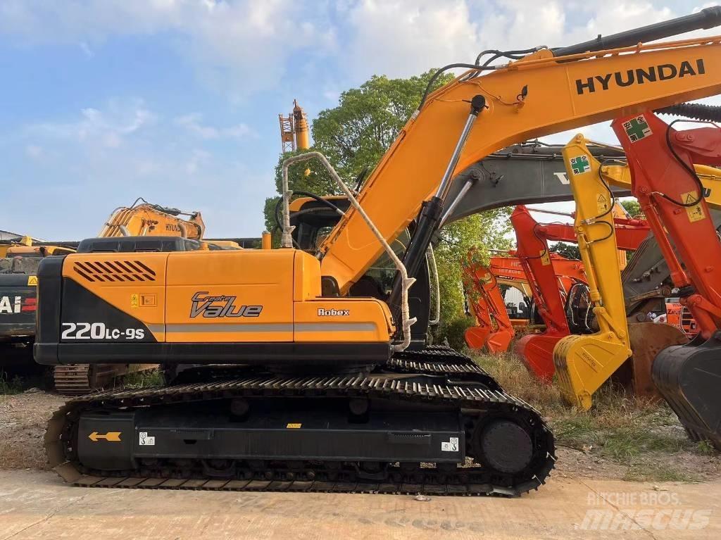 Hyundai R220LC-9S Gravemaskiner på larvebånd