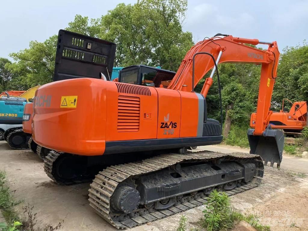 Hitachi ZX 210 Gravemaskiner på larvebånd