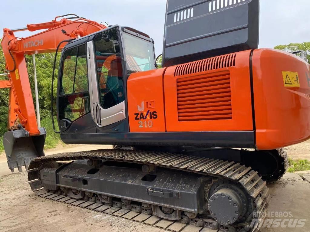 Hitachi ZX 210 Gravemaskiner på larvebånd