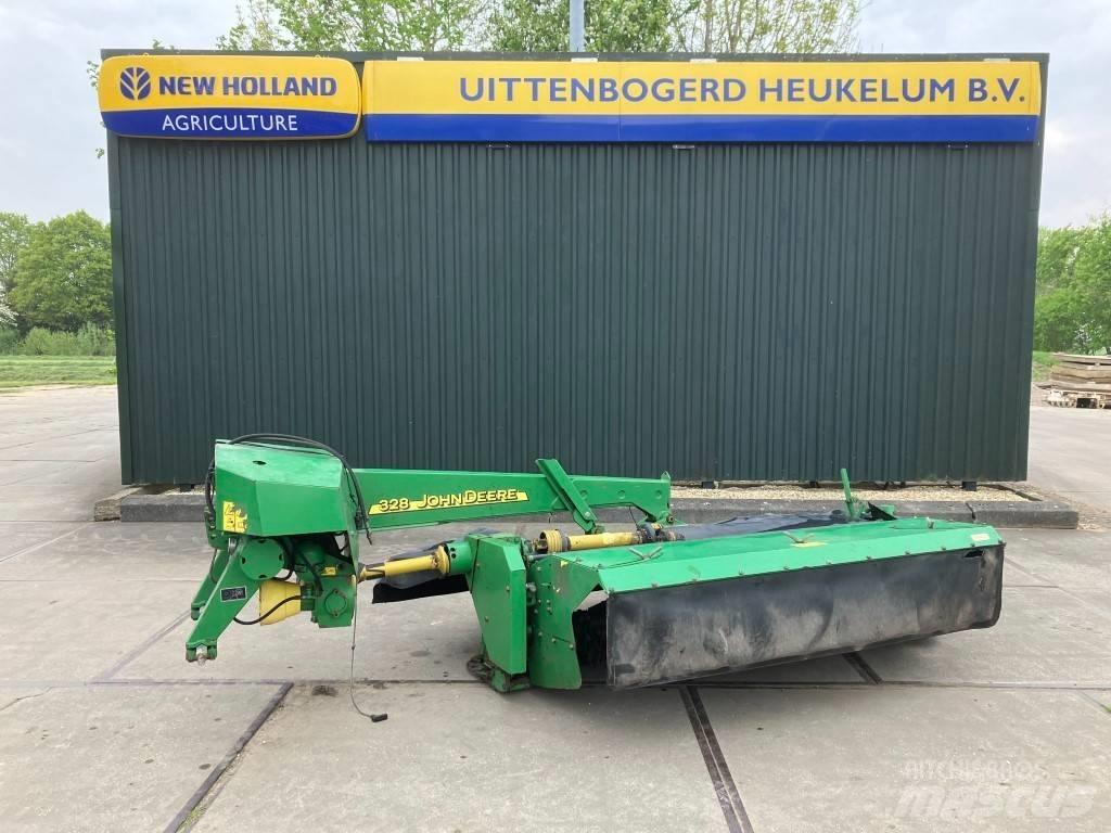 John Deere 328 Græsslåmaskiner