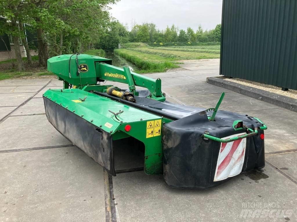 John Deere 328 Græsslåmaskiner