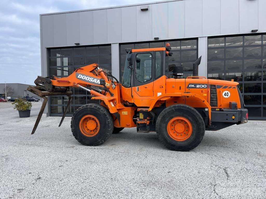 Doosan DL 200 Læssemaskiner på hjul