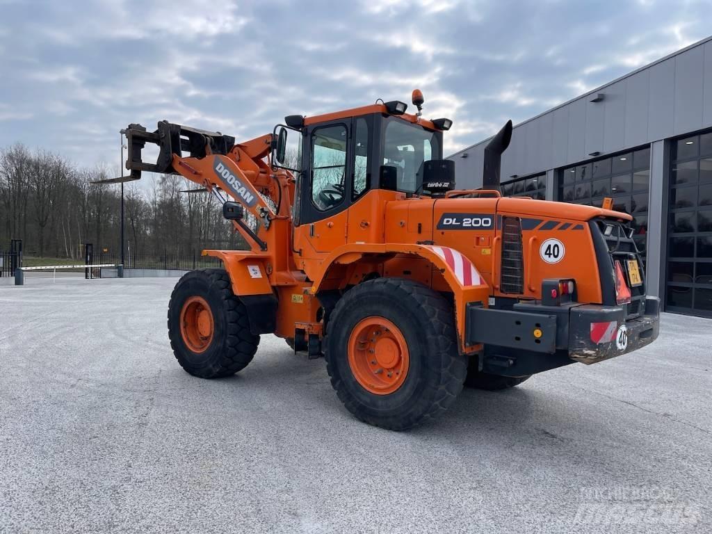 Doosan DL 200 Læssemaskiner på hjul