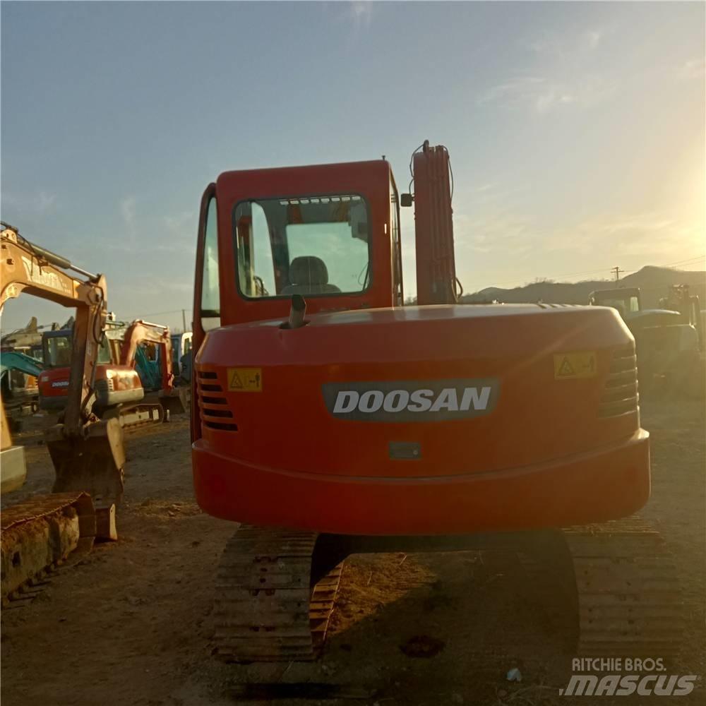 Doosan DH70 Gravemaskiner på larvebånd