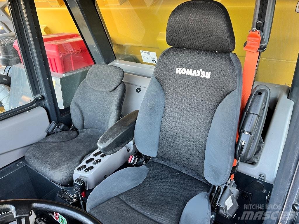Komatsu 605-8 Knækstyrede dumpere
