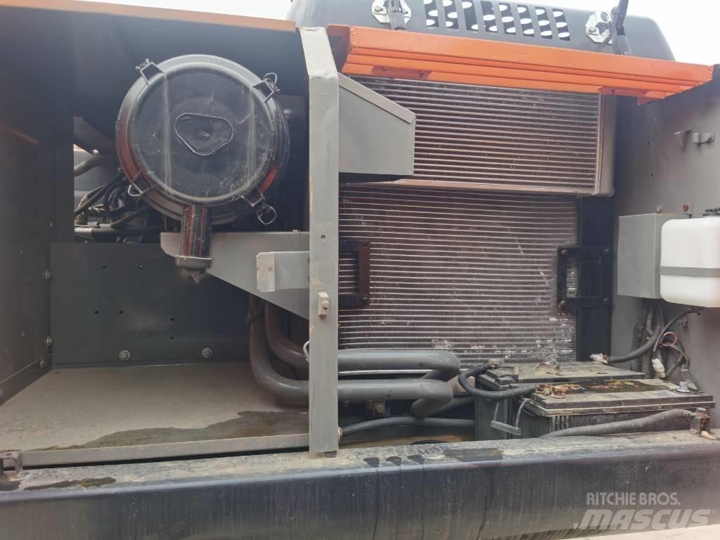 Hitachi ZX 200 Gravemaskiner på larvebånd