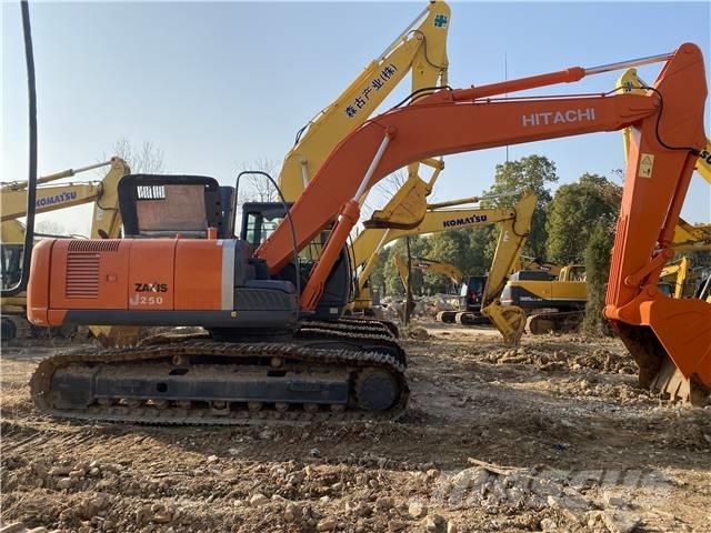 Hitachi ZX250 Gravemaskiner på larvebånd